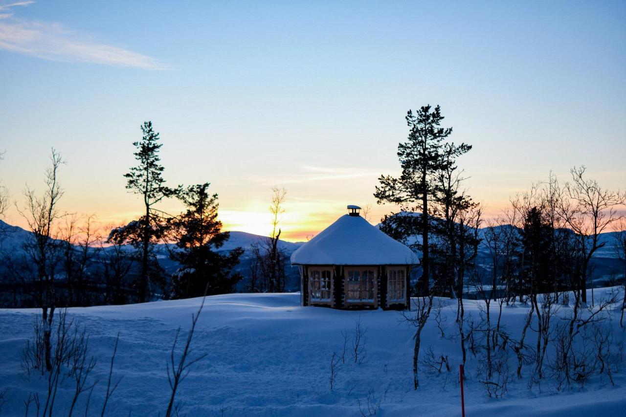 Hotel Basecamp Nord - Indoor Camping Moen i Målselv Esterno foto